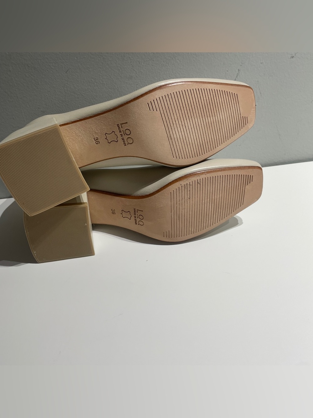 LoQ Classic Square-Toe Block Heel Pumps in Cream 5.5 - Picture 9 of 12